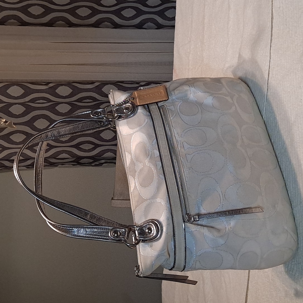 COACH POPPY XL TOTE BAG SLIVER AND CREAM